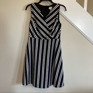 Elle Sleeveless Black and White Dress